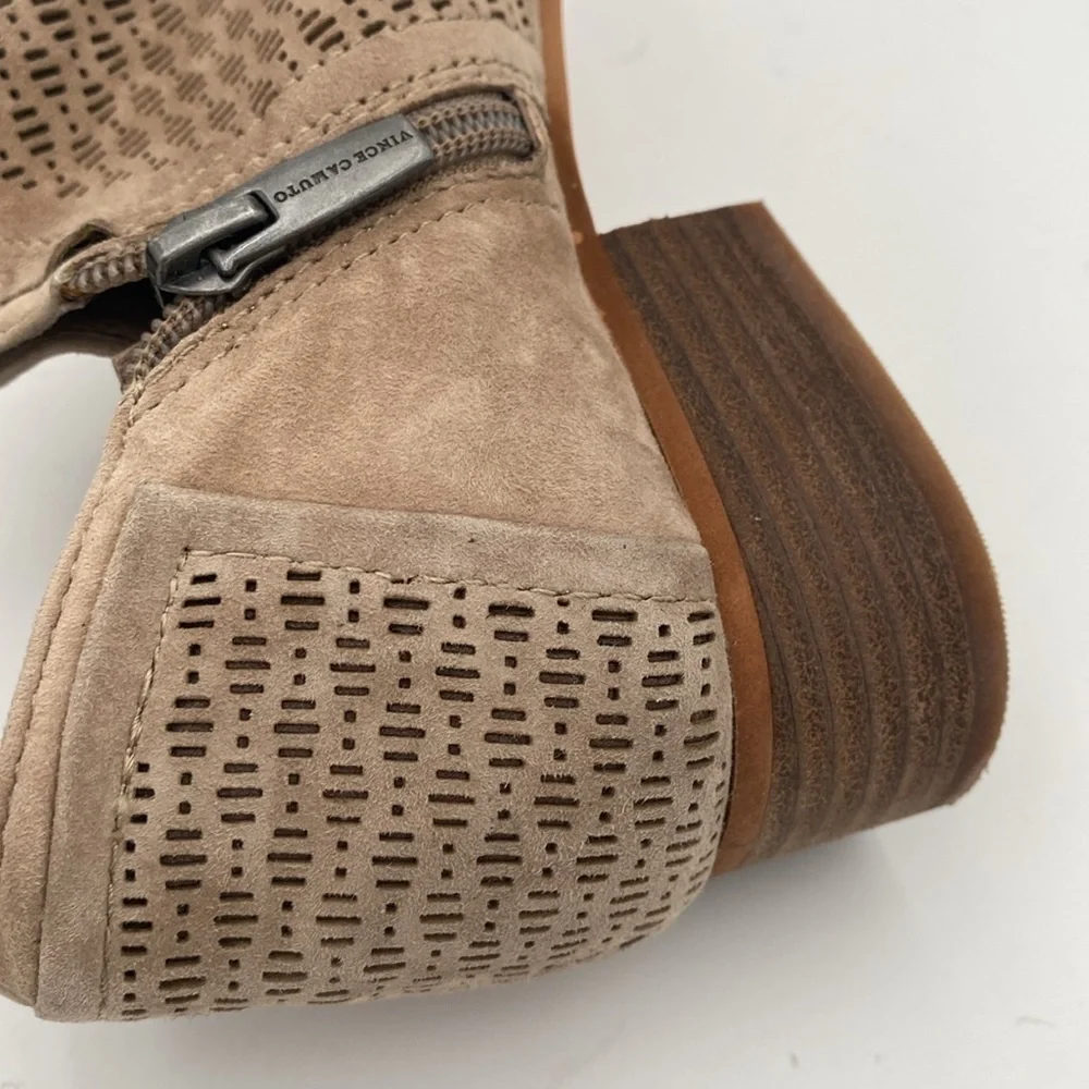 Vince Camuto Taupe Perforated Boots women 9M Casual suede office boho Y2K retro